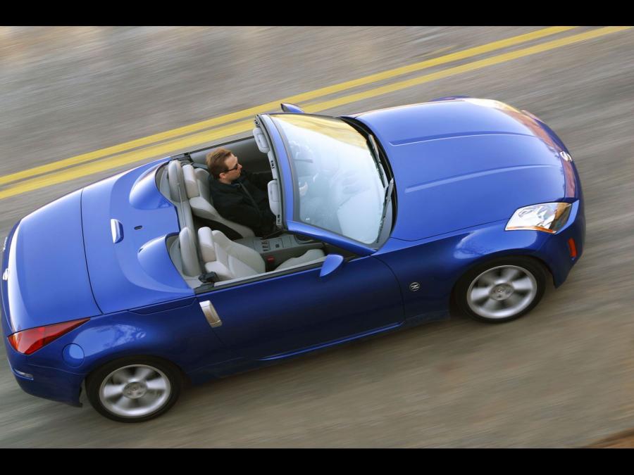  Nissan 350Z Roadster 2004 года  (фото 17 из 25)